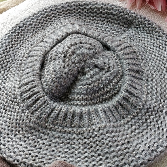 Knit Hat & Glove Set from H&M - Picture 6 of 9